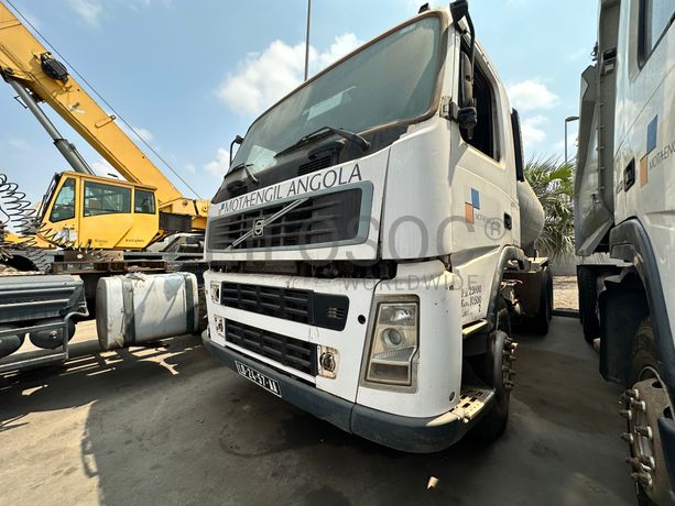 Autotanque de Água (15 M3) VOLVO FM 12-34 (6x4)