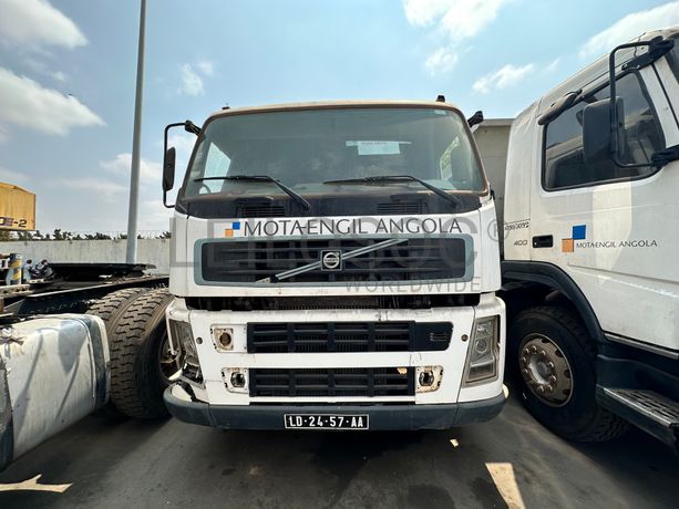 Autotanque de Água (15 M3) VOLVO FM 12-34 (6x4)