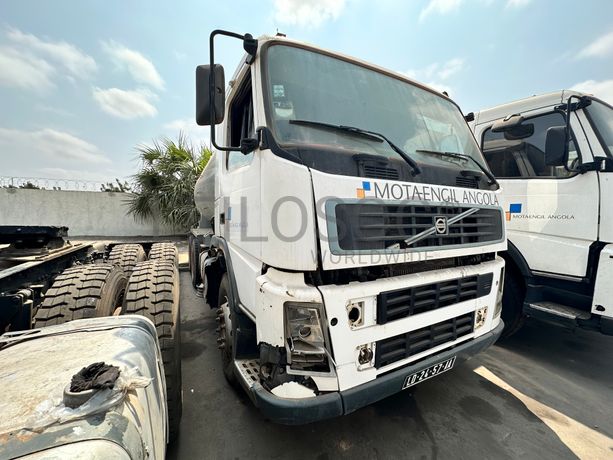 Autotanque de Água (15 M3) VOLVO FM 12-34 (6x4)