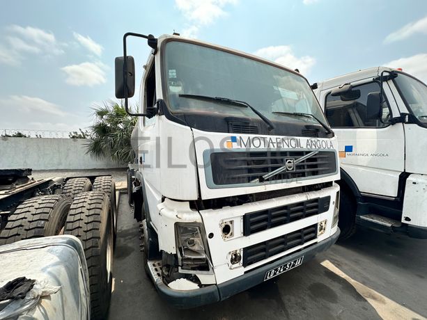 Autotanque de Água (15 M3) VOLVO FM 12-34 (6x4)