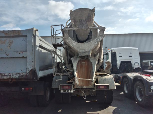 Autobetoneira (7 M3) VOLVO FM 400 (6x4)