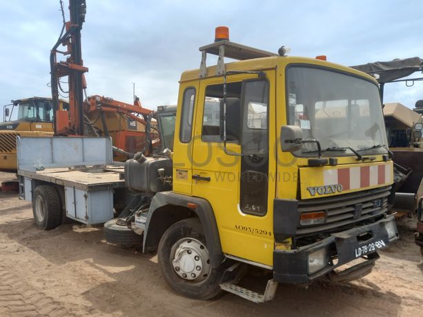 Camião de Pintura Volvo FL614