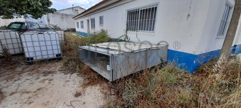 Caixa isotérmica · Vigas Metálicas · Diversos