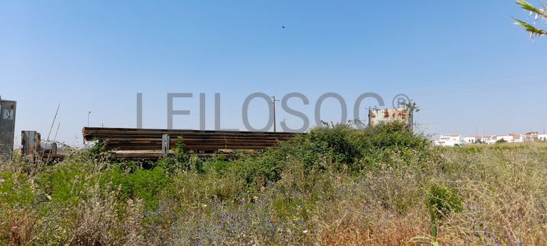 Caixa isotérmica · Vigas Metálicas · Diversos