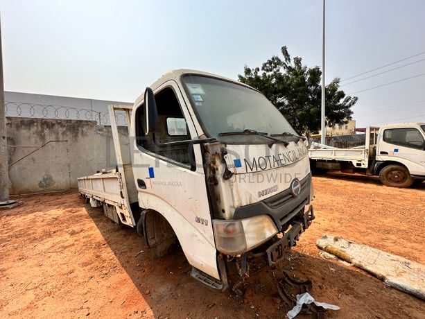 TOYOTA HINO 300 - Lote 88