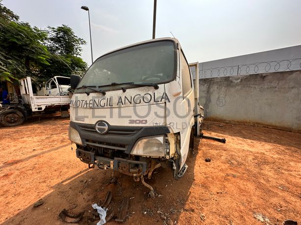 TOYOTA HINO 300 - Lote 88