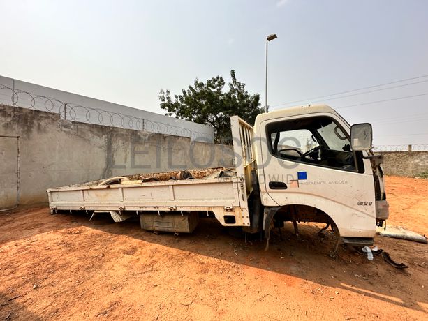 TOYOTA HINO 300 - Lote 88