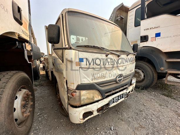 TOYOTA HINO 300 - Lote 89