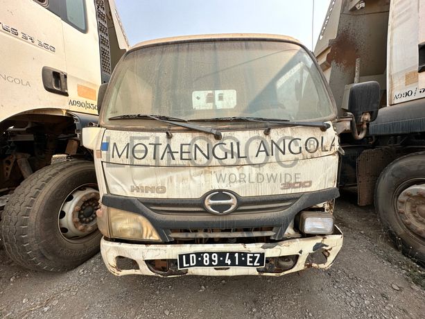 TOYOTA HINO 300 - Lote 89