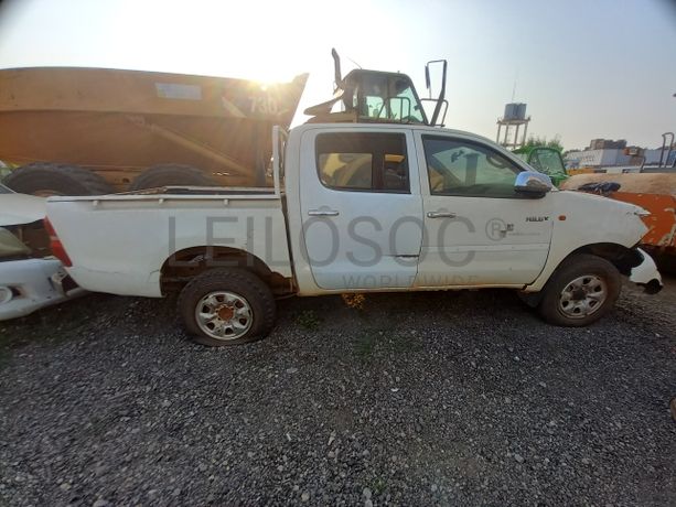 TOYOTA HILUX 4X4 CD STD 5L