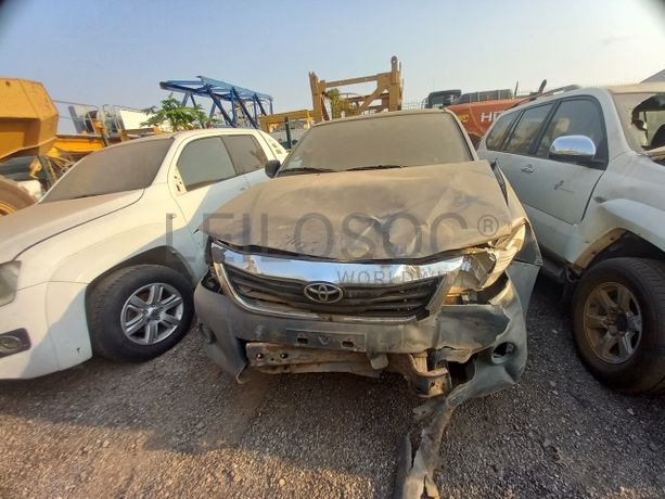 TOYOTA HILUX 4X4 CD STD 5L