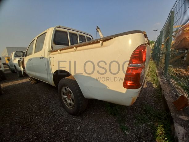 TOYOTA HILUX 4X4 CD STD 5L