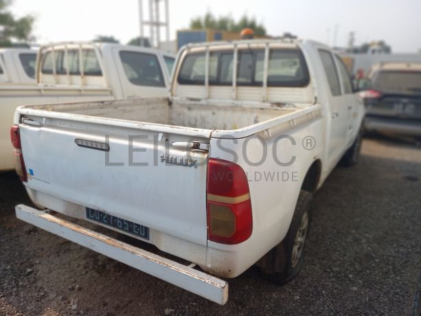 TOYOTA HILUX 4X4 CD STD 5L