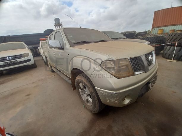 NISSAN NAVARA D/C 4x4