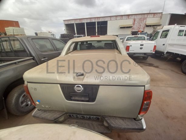 NISSAN NAVARA D/C 4x4