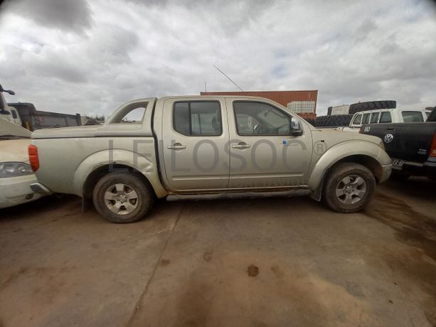 NISSAN NAVARA D/C 4x4