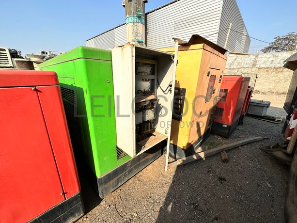 GERADOR GENELEC GFW 100 T5 (100 kVA)