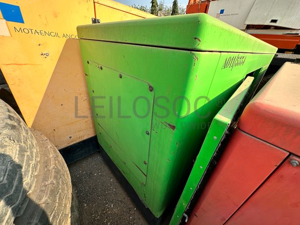 GERADOR GENELEC GFW 100 T5 (100 kVA)