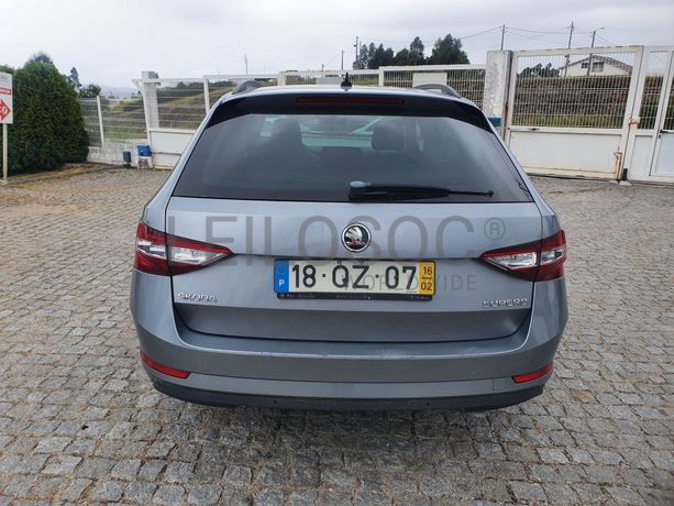 Skoda Superb · Ano 2016