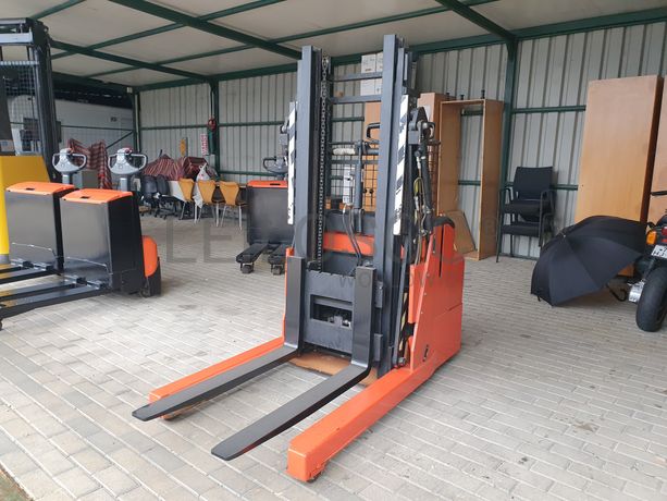 Stacker Retrátil BT RWE 120 · Ano 2012