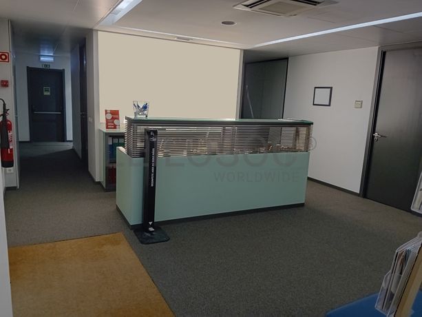 Escritório c/ 2 Lugares de Garagem · Lisboa