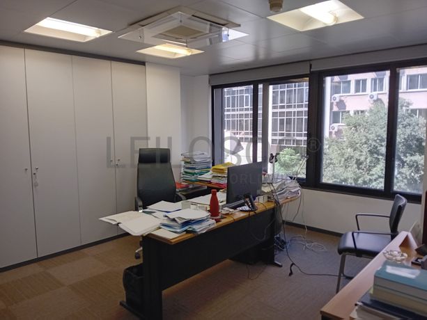 Escritório c/ 2 Lugares de Garagem · Lisboa