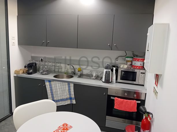 Escritório c/ 2 Lugares de Garagem · Lisboa