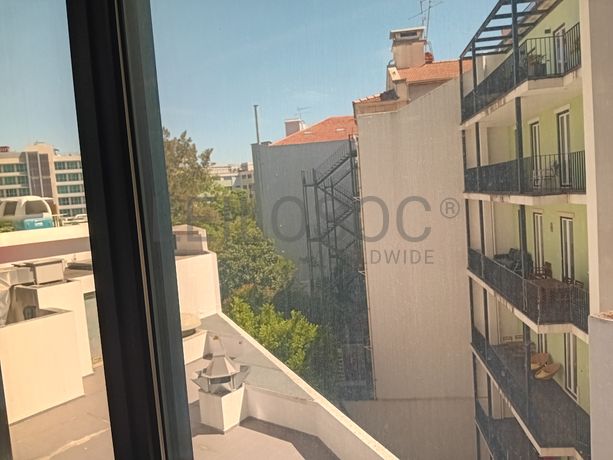 Escritório c/ 2 Lugares de Garagem · Lisboa