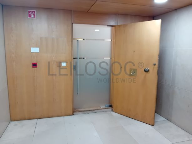 Escritório c/ 2 Lugares de Garagem · Lisboa