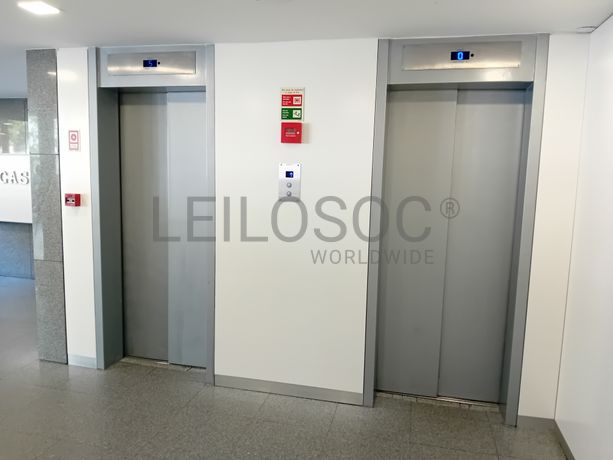 Escritório c/ 2 Lugares de Garagem · Lisboa