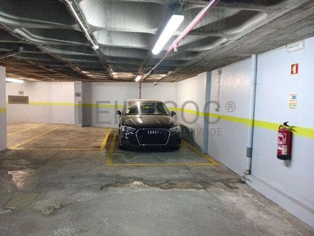 Escritório c/ 2 Lugares de Garagem · Lisboa