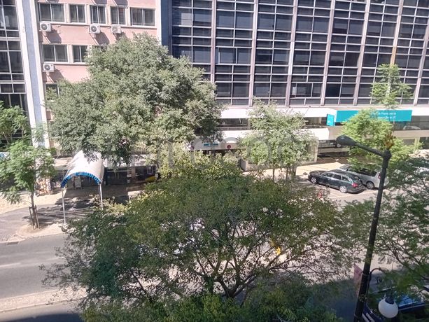 Escritório c/ 2 Lugares de Garagem · Lisboa