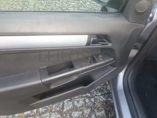 Opel Astra · Ano 2005