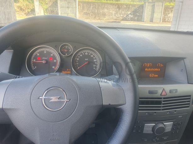 Opel Astra · Ano 2005