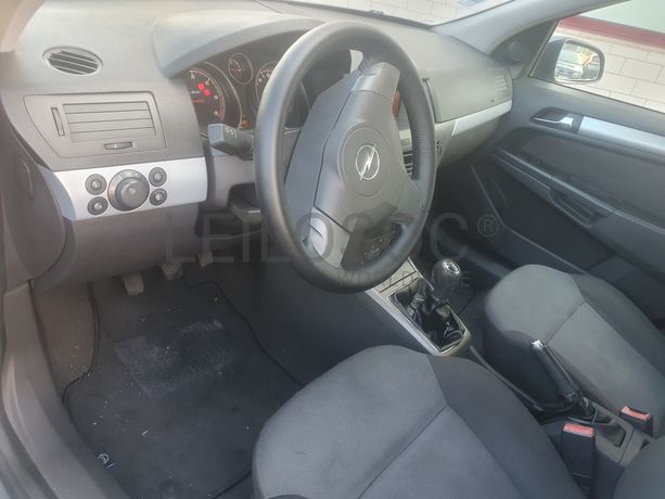 Opel Astra · Ano 2005
