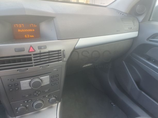 Opel Astra · Ano 2005