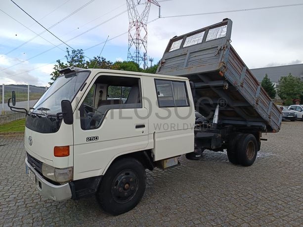 Toyota Dyna 250 · Ano 1996