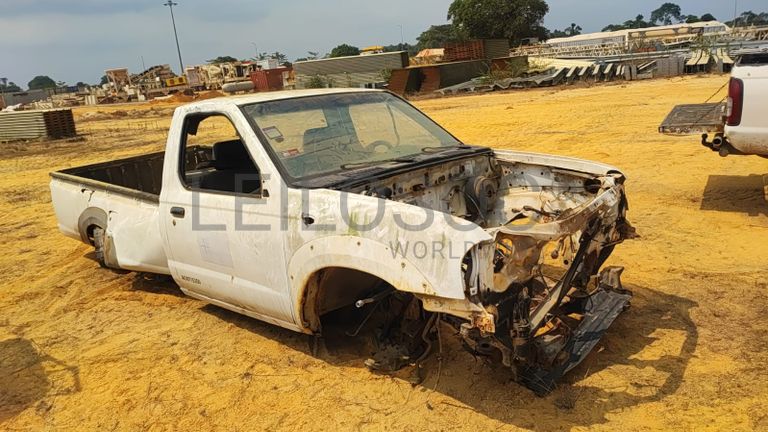 NISSAN HARDBODY S/C 4x4