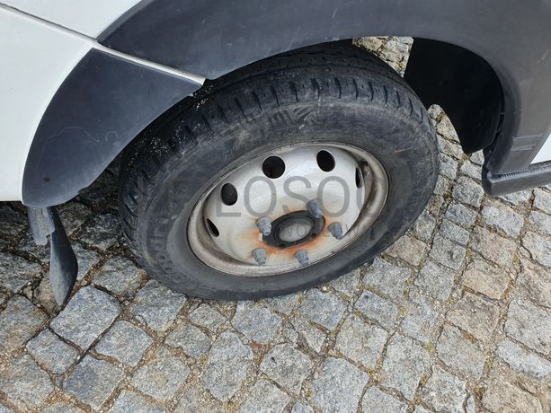 Nissan Cabstar 35.13 · Ano 2010