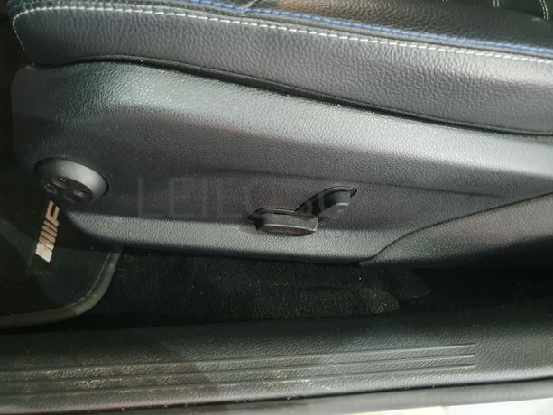 Mercedes-Benz C300 DE AMG Night Edition · Ano 2020