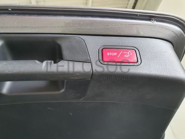 Mercedes-Benz C300 DE AMG Night Edition · Ano 2020