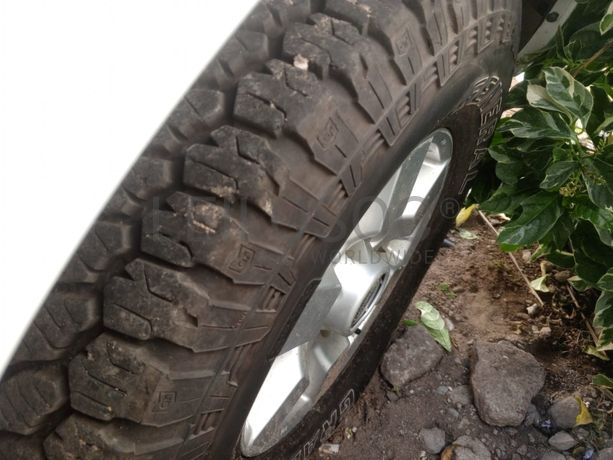 Nissan NP300 Hardbody · Ano 2013