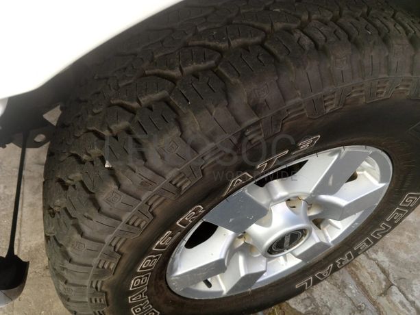 Nissan NP300 Hardbody · Ano 2013