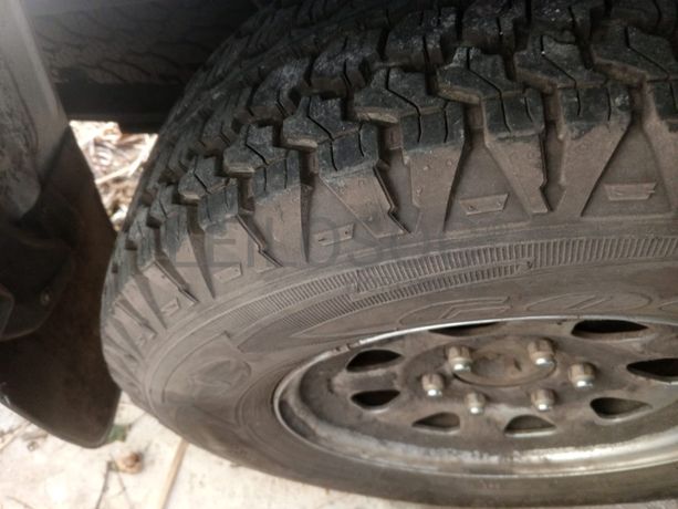 Nissan NP300 Hardbody · Ano 2013