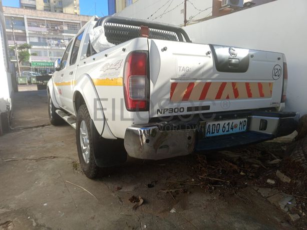 Nissan NP300 Hardbody · Ano 2013