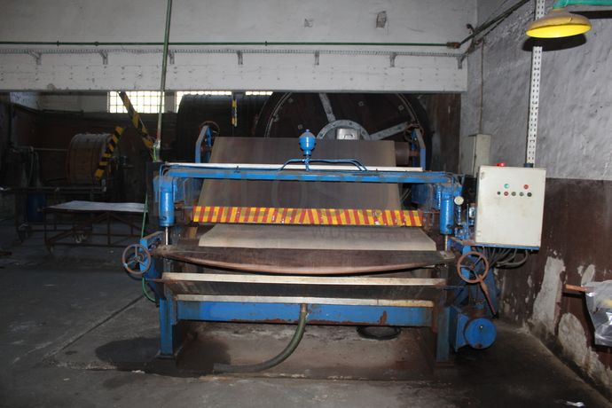 Máquina de Escorrer Peles