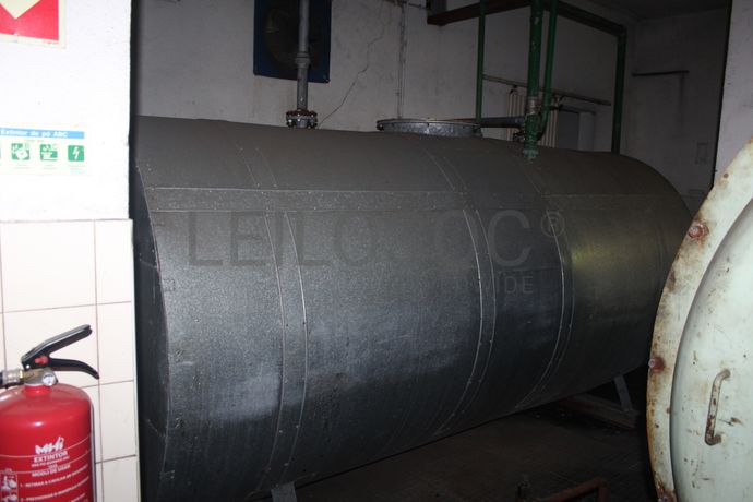 Caldeira a Nafta + Depósito de Água