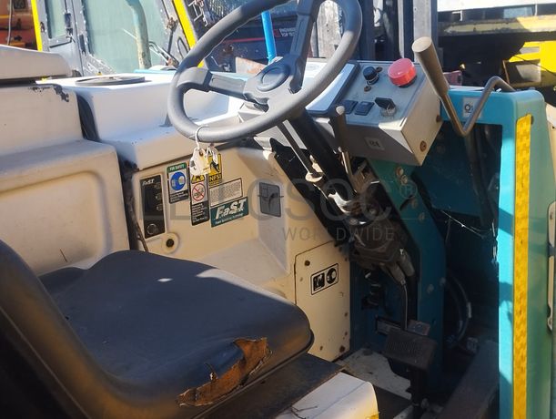 Carrinho de limpeza Tennant 8300