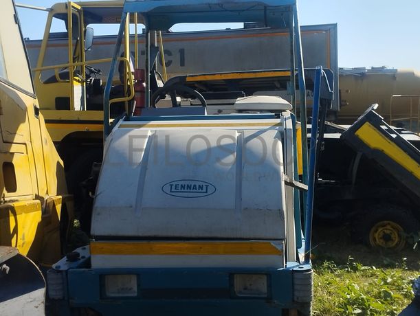 Carrinho de limpeza Tennant 8300