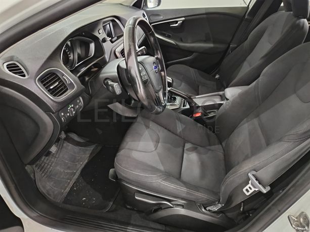 Volvo V40 2.0D · Ano 2016